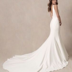Allure Bridals White Fitted Mermaid Wedding Dress with Train